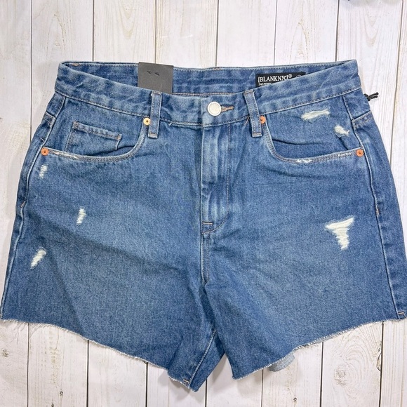 Blank NYC | 90s Vibes High Waist Denim Cut Off Distressed Perry Mom Shorts | 28 - Picture 2 of 9